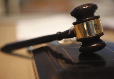 重慶渝中區(qū) 在搜索引擎中設(shè)置他人商標(biāo)為關(guān)鍵詞 一教育公司被判停止侵權(quán) 消除影響 賠償損失